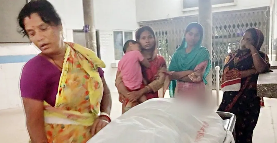 বরকে মিষ্টিমুখ করাতে গিয়ে বিদ্যুৎস্পৃষ্ট, প্রাণ গেলো চাচা শ্বশুরের
